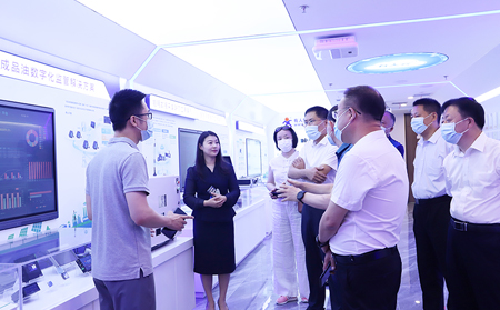 齊齊哈爾市政協(xié)考察團(tuán)、濟(jì)南市政協(xié)領(lǐng)導(dǎo)一行蒞臨有人物聯(lián)網(wǎng)考察調(diào)研